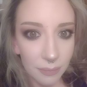 Meet your Posher, Carrie